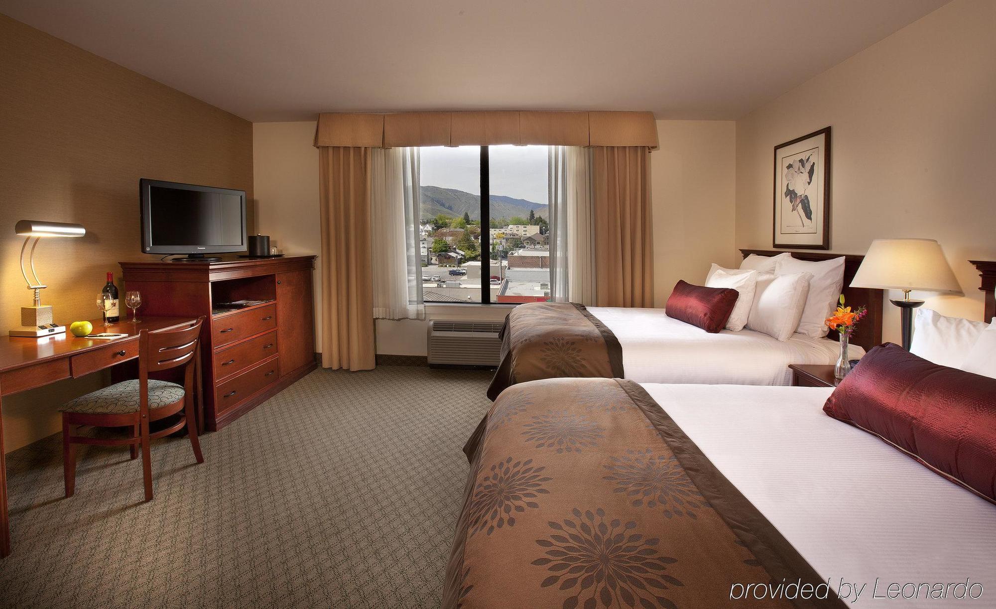 Coast Wenatchee Center Hotel (Adults Only) Room photo